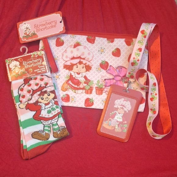 Strawberry Shortcake Accessories - Strawberry Shortcake Surprise Bundle